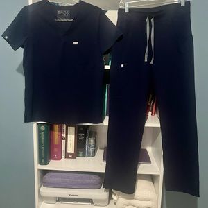Figs Navy Scrub Set